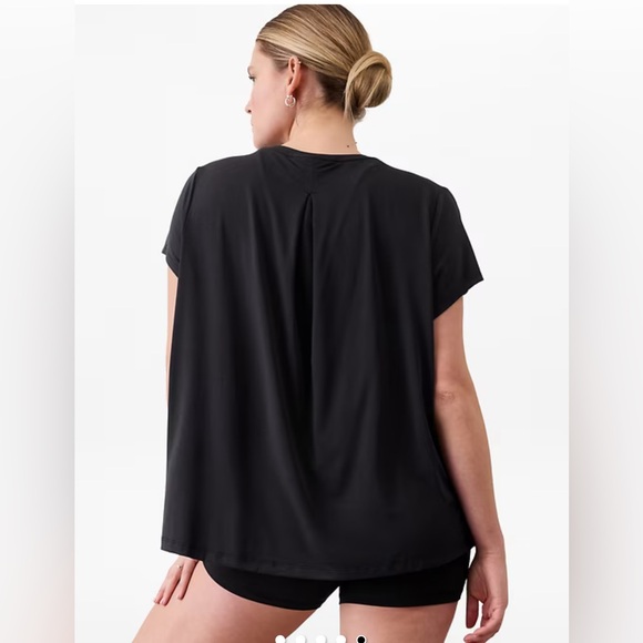 Athleta Tops - NWT Athleta 2X with ease tee black